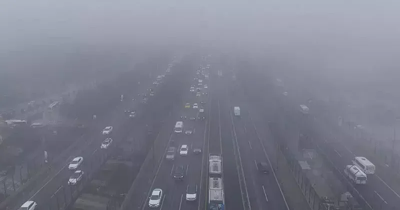 Haliç te etkili olan sis havadan görüntülendi