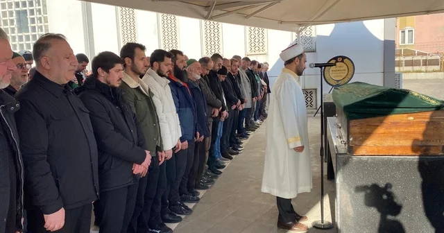 Futbolcu Mesut Özdemir in babası Kocaeli de son yolculuğuna uğurlandı Kocaeli Haberleri