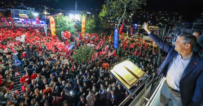 CHP nin 97 nci mitingi Pendik te: On binler İmamoğlu na özgürlük demek için meydana akın etti