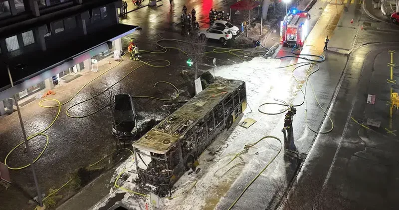 İsviçre de otobüs yangını: 6 ölü, 5 yaralı