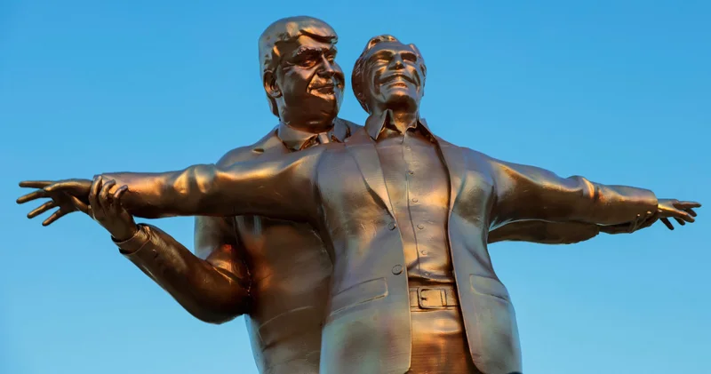 ABD nin başkenti Washington da Trump ve Epstein in sarıldığı heykel yapıldı Dış Haberler