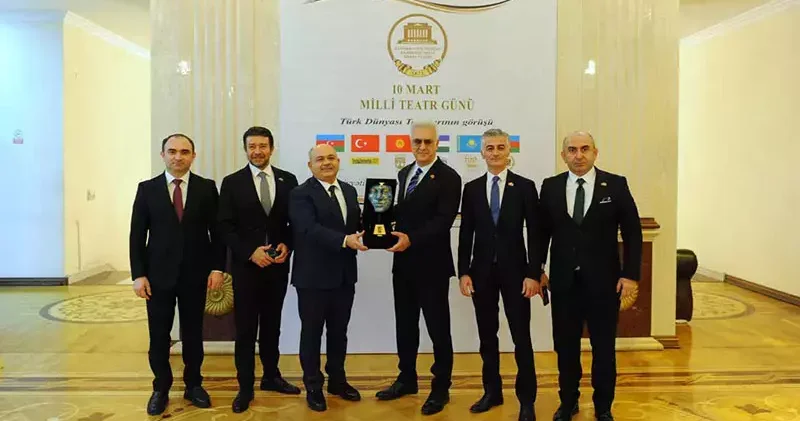 Devlet Tiyatroları Genel Müdürü Karadağlı, Azerbaycan da ‘Sanatkar Madalyonu’ ödülünü aldı