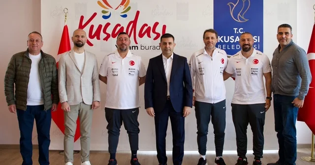 Başkan Günel, Plaj Futbolu Milli Takımı nın teknik ve idari kadrosunu ağırladı Aydın Haberleri