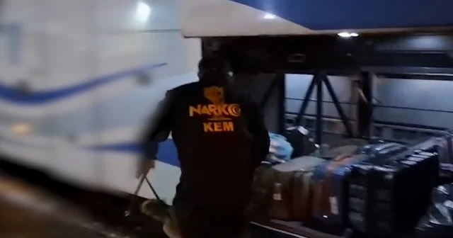 Yolcunun valizinden 4 kilo uyuşturucu çıktı Bitlis Haberleri