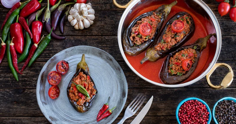 Bugün iftarda ne var? Ramazanın yirmi birinci gününde lezzet şöleni: Karnıyarıktan sütlaca iftar menüsü önerisi!