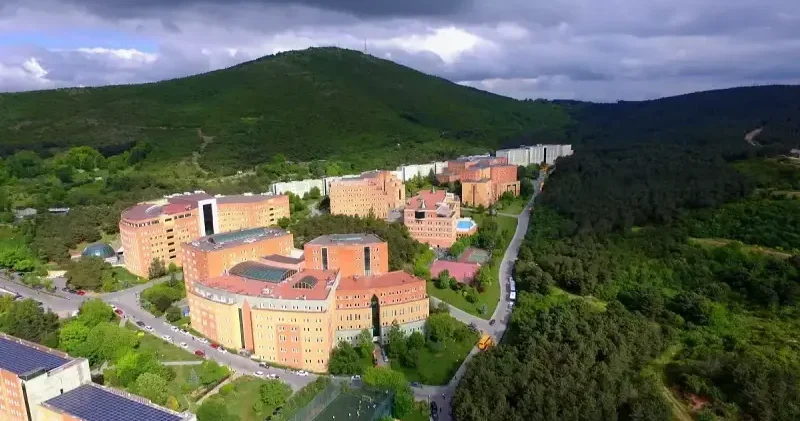 Müslüman öğrencilere baskı yaptığı söylenen Yeditepe Üniversitesi yönetiminden fotoğraflı cevap Aktüel Haberleri
