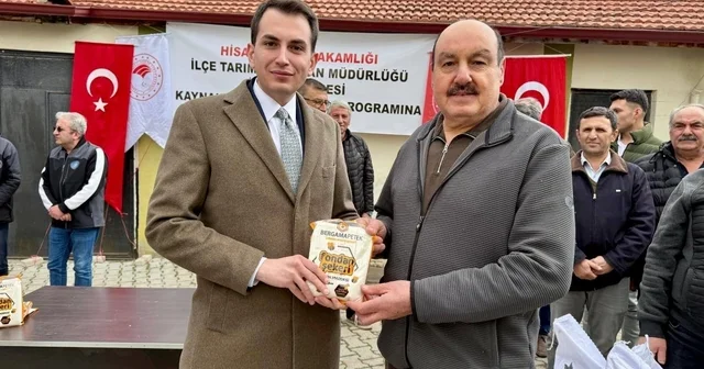 Hisarcık ta arı üreticilerine fondan şekeri, çiftçilere korunga tohumu dağıtıldı Kütahya Haberleri