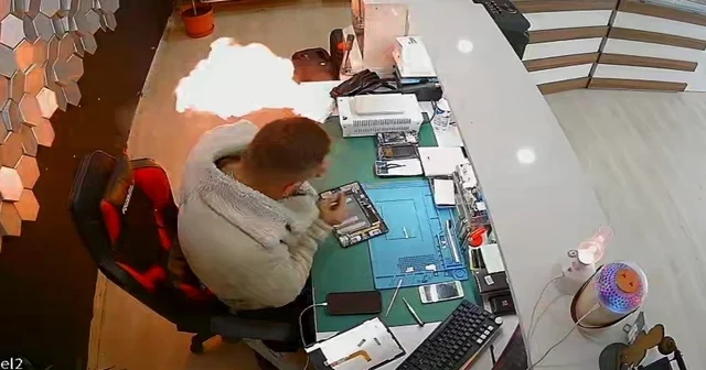 Şişen telefon bataryası bomba gibi patladı Bayburt Haberleri