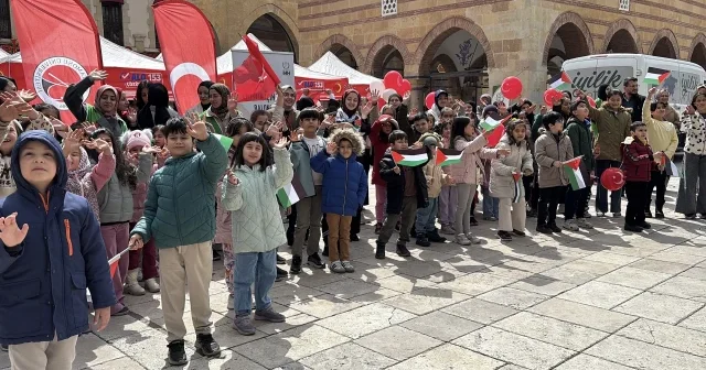 Kastamonu da Minik Kalplerden Filistin İçin Umut Balonları bırakıldı VİDEO İZLE