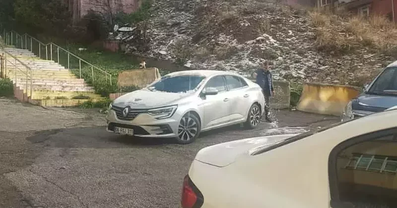 Ankaralılar yeni güne karla uyandı