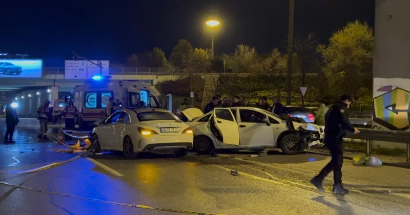 Emniyet şeridindeki aracından inen sürücü trafik kazasında hayatını kaybetti