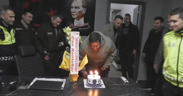 Polisi karşılarında görünce önce rol icabı kavga ettiler sonra pasta kestiler Zonguldak Haberleri