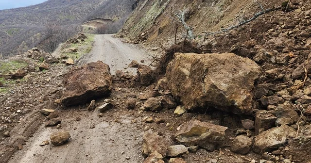 Karakoçan da toprak kayması Elazığ Haberleri