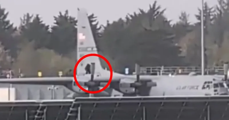 Amerikan askeri uçağına baltalı saldırı Sözcü Gazetesi