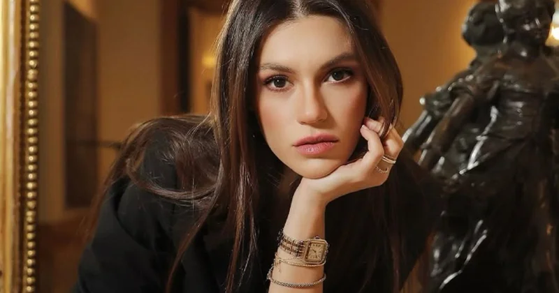 Yüsra Geyik’ten set itirafı: Öpüşürken durmak daha beter