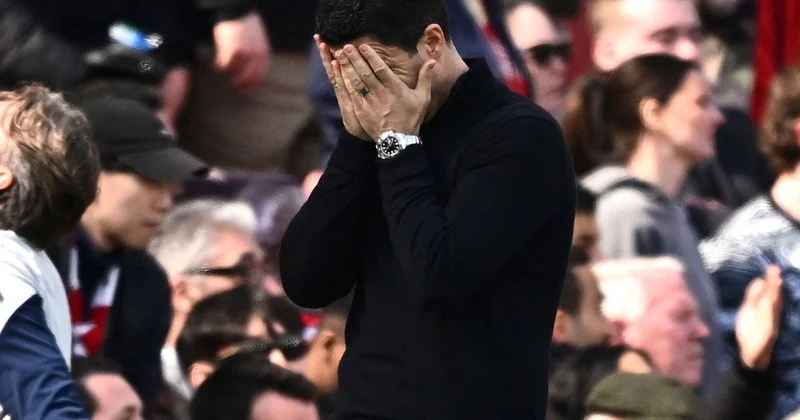 Yıllar sonra şampiyonluğa koşan Arsenal kendi sahasında yenildi