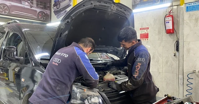 Düzenli araç bakımı büyük arıza maliyetlerini önlüyor Otomobil tamircisi Osman San: Bakım ücreti 10 bin lirayken, yaptırılmadığı takdirde maliyet 100 bin liraya kadar çıkabiliyor Eskişehir Haberleri