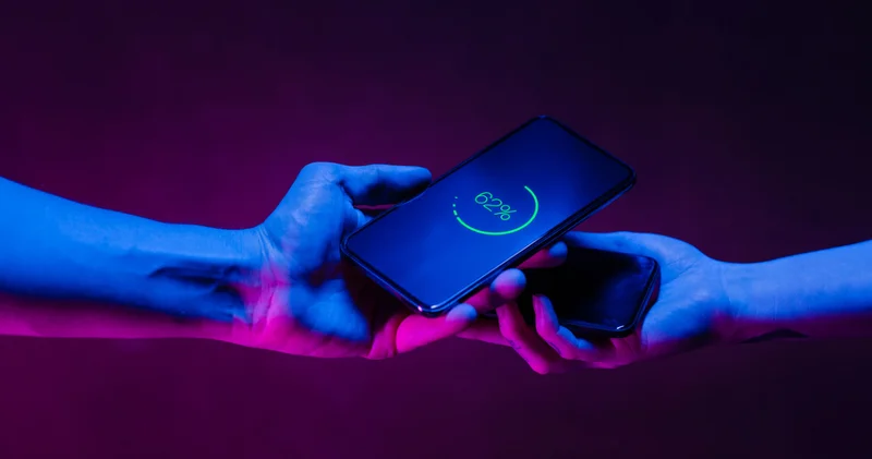 Kablo yok ama telefon şarj oluyor! Peki bu nasıl mümkün? İşte kablosuz şarjın çalışma mantığı