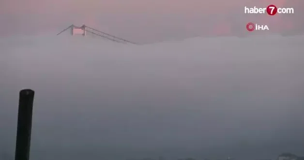 İstanbul Boğazı sise teslim: Fatih Sultan Mehmet Köprüsü gözden kayboldu