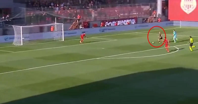 İstese yapamaz! Hamza Akman boş kaleye inanılmazı başardı