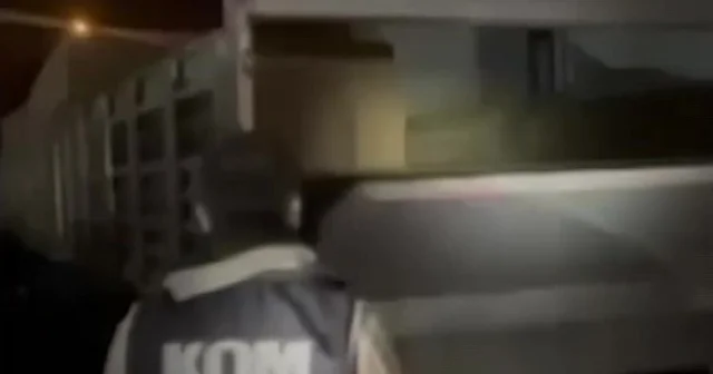 Denizli de 30 milyon liralık sarma sigara tırın dorsesinden çıktı Denizli Haberleri