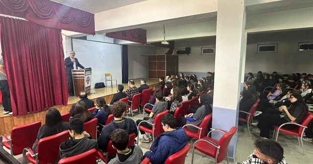 Namaz Ağacı yarışmasında dereceye giren fen liseli gençlere ödülleri verildi Eskişehir Haberleri