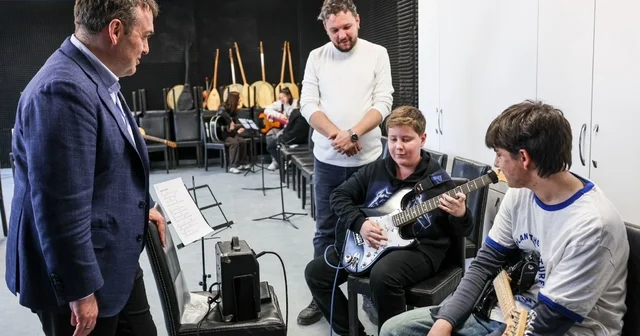 Vali Sözer Gençlik Merkezi ndeki faaliyetleri yerinde inceledi Bilecik Haberleri