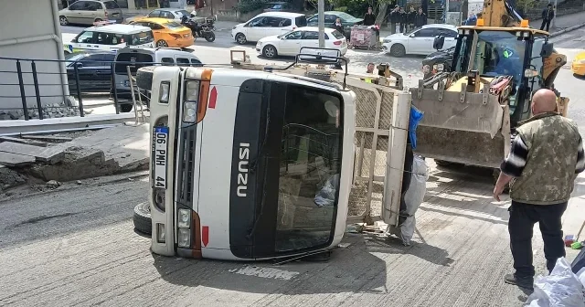 Facianın eşiğinden dönülen kazada kamyonet sürücüsü konuştu: Aracımı bilerek devirdim VİDEO İZLE