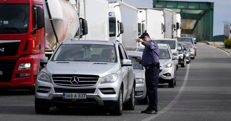 Avrupa kapılarına dijital kilit vuruldu! Binlerce yolcu geri çevrildi