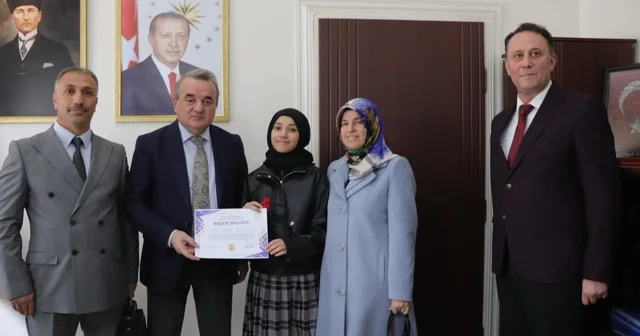 Bölge birincisi öğrenciye Kaymakam Öztürk ten tebrik Bilecik Haberleri