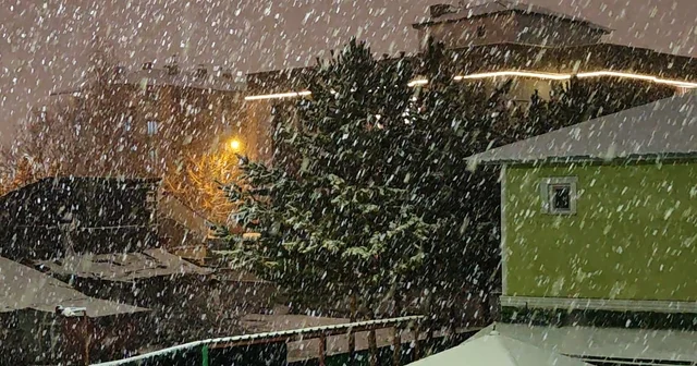 Kış geri geldi: Aşkale de kar yağışı hayatı olumsuz etkiliyor Erzurum Haberleri