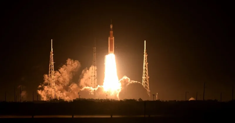 Artemis II dünyaya döndü: Rekor kıran görev başarıyla tamamlandı