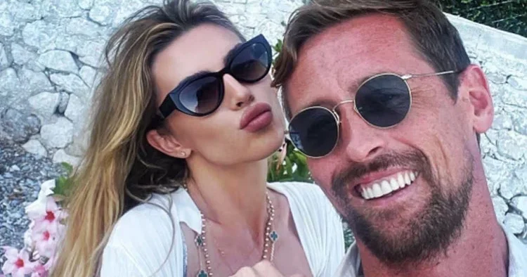 Yakışıklı değil diye burun kıvırıyorlardı: Emekliye ayrıldıktan sonra gizli gizli milyonlar kazandı!