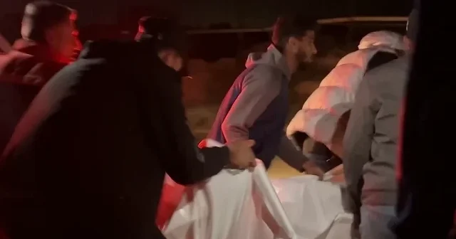 İsrail Gazze de asla uymadığı ateşkesi ihlal ederek 6 Filistinliyi katletti VİDEO İZLE