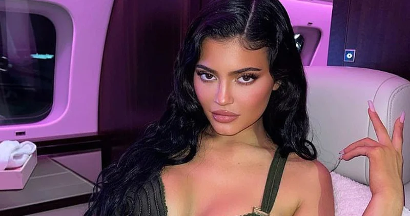 Kylie Jenner sadece 24 saatliğine özel jetle uçunca tepki çekti
