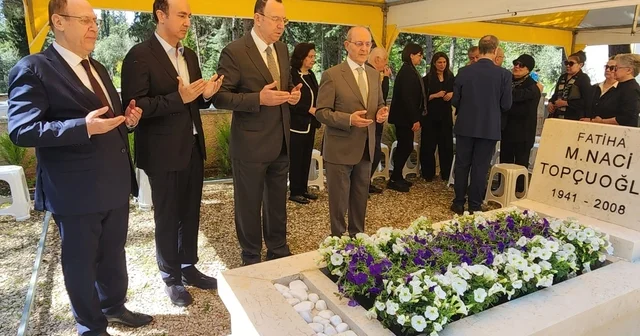 Naci Topçuoğlu Vefatının 18. Yılında mezarı başında dualarla anıldı Gaziantep Haberleri