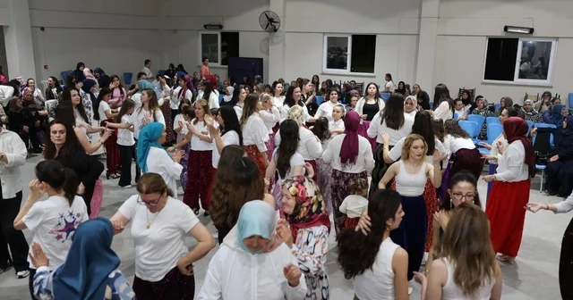 Hacıhaliller Mahallesi nde şalvar gecesi coşkusu Manisa Haberleri
