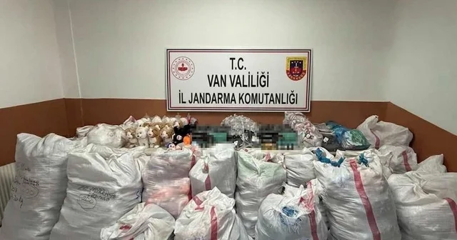 Van da 21 milyon TL değerinde gümrük kaçağı malzeme ele geçirildi Van Haberleri