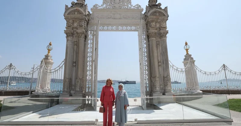 Emine Erdoğan, Kraliçe Mathilde yi Dolmabahçe Sarayı nda ağırladı