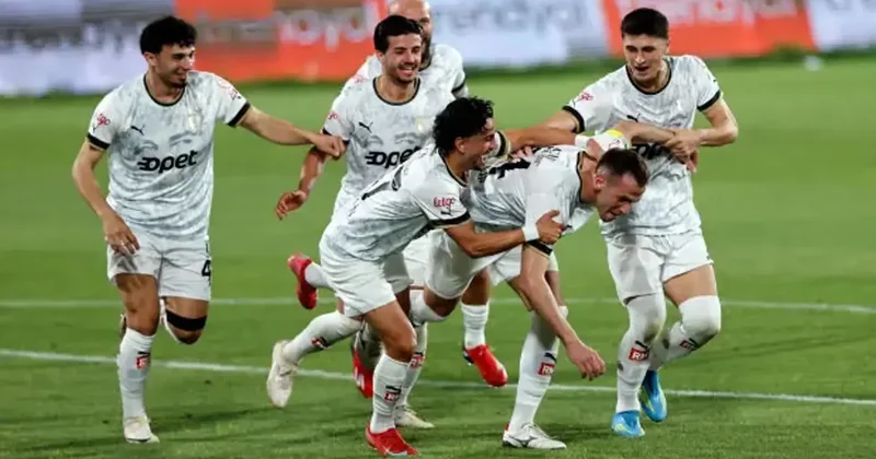 Süper Lig yolunda kritik düello! Final kapısını araladılar