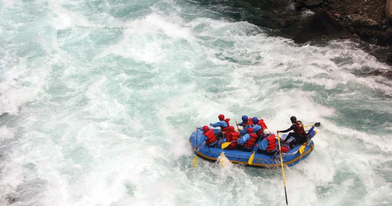Melen’de rafting kazası... Cansu devrilen botta can verdi