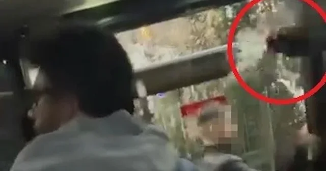 Bursa da otobüsün içi savaş alanına döndü VİDEO İZLE