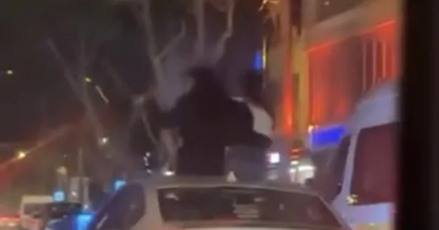 Bursa da otomobilin tavanına oturdular : 25 bin TL ceza kesildi Bursa Haberleri
