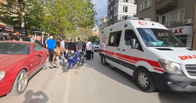 Kütahya da motosiklet yayaya çarptı: 2 yaralı Kütahya Haberleri