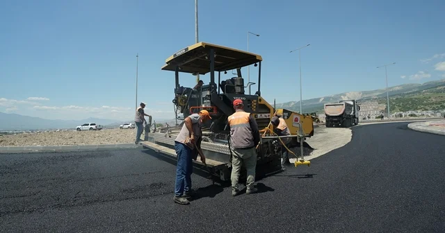 Kahramanmaraş ta 12 farklı noktada kapsamlı sıcak asfalt çalışması Kahramanmaraş Haberleri
