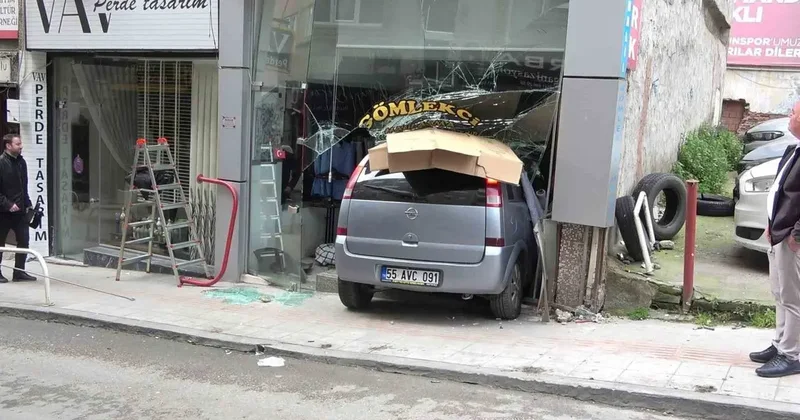 Samsun’da terzi dükkanına otomobil girdi