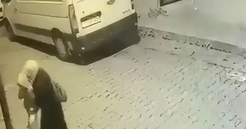 Kağıthane’de 8 yaşındaki çocuk sokakta elektrik akımına kapıldı: Ömrümüzden ömür gitti