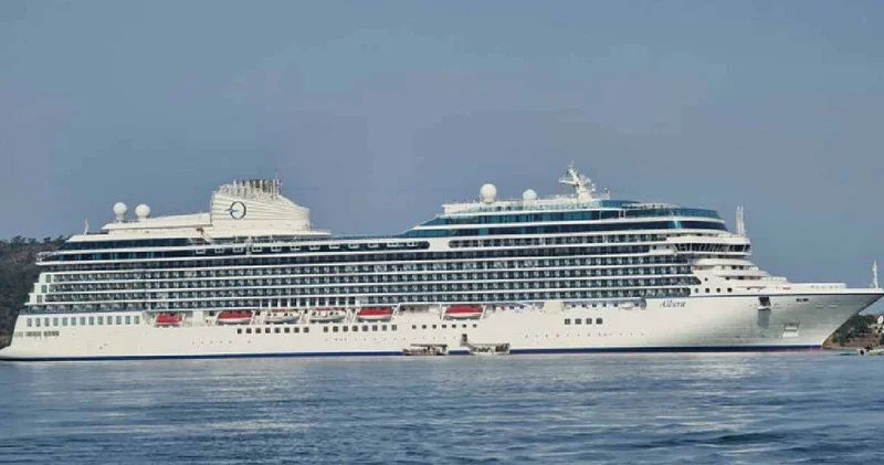 İlçeye şimdiye kadarki en büyük kruvaziyer gemisi geldi! Bin 160 turist getirdi