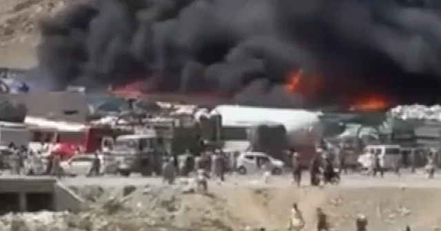 Pakistan da LPG tankeri havaya uçtu: Onlarca yaralı ve ölü var VİDEO İZLE