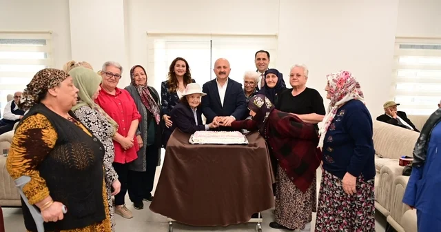 Vali Varol asırlık çınarlar ve şehit aileleri ile bir araya geldi Aydın Haberleri